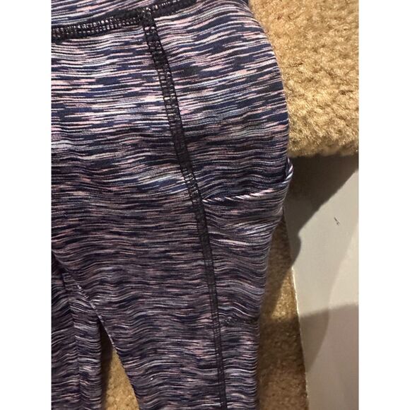 Bundle of Girl Athletic Leggings in Different Brands & Colors Size 6/7 (XS-S) - Picture 7 of 10